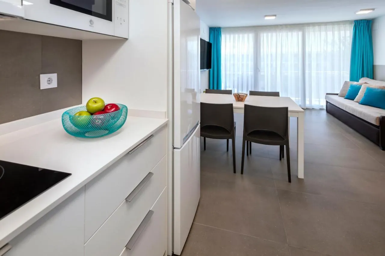 Rentalmar Salou Playa Family Suites & Pool Apartament