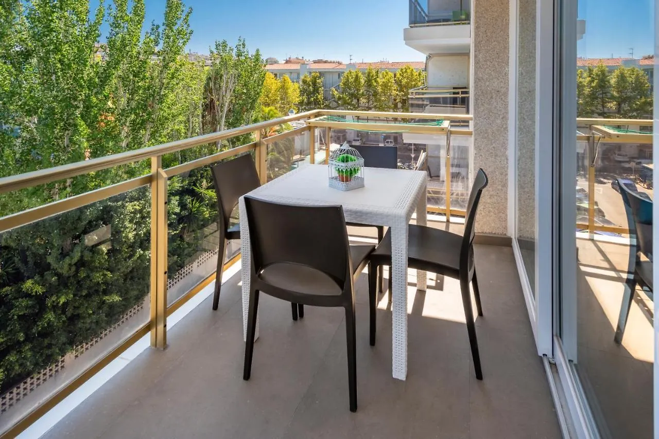 Rentalmar Salou Playa Family Suites 0*,  İspanya